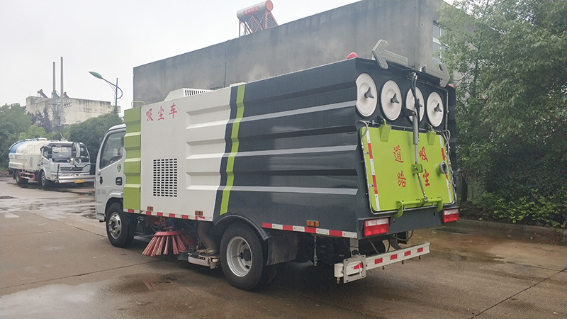 東風(fēng)小多利卡吸塵車(chē)國(guó)VI