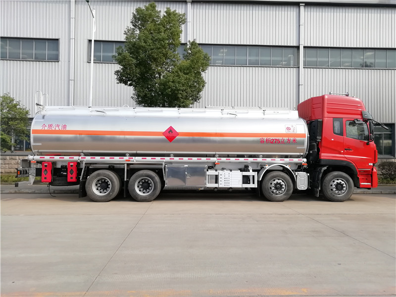 東風天龍前四后八23.5方運油車，20.3噸油罐車