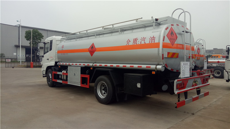 東風(fēng)天錦13.8方運(yùn)油車，天錦單橋11.5噸油罐車