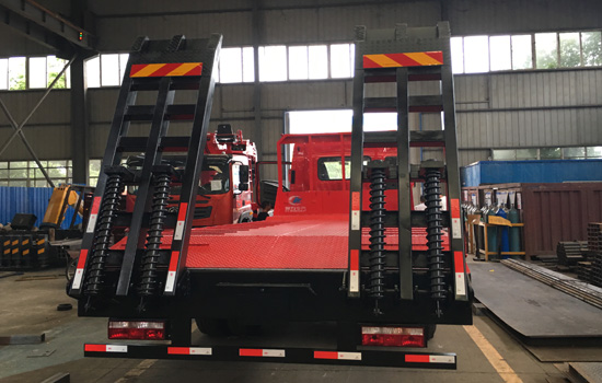 國五江淮小三軸挖機平板車