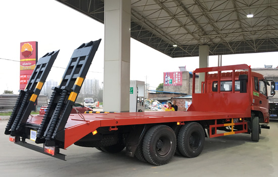 國五東風特商后八輪平板