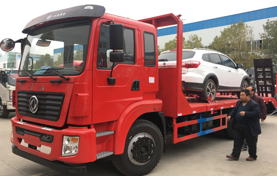 國(guó)五東風(fēng)后八輪平板車