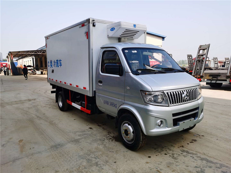 國(guó)六 長(zhǎng)安神琪3.3米冷藏車(chē)